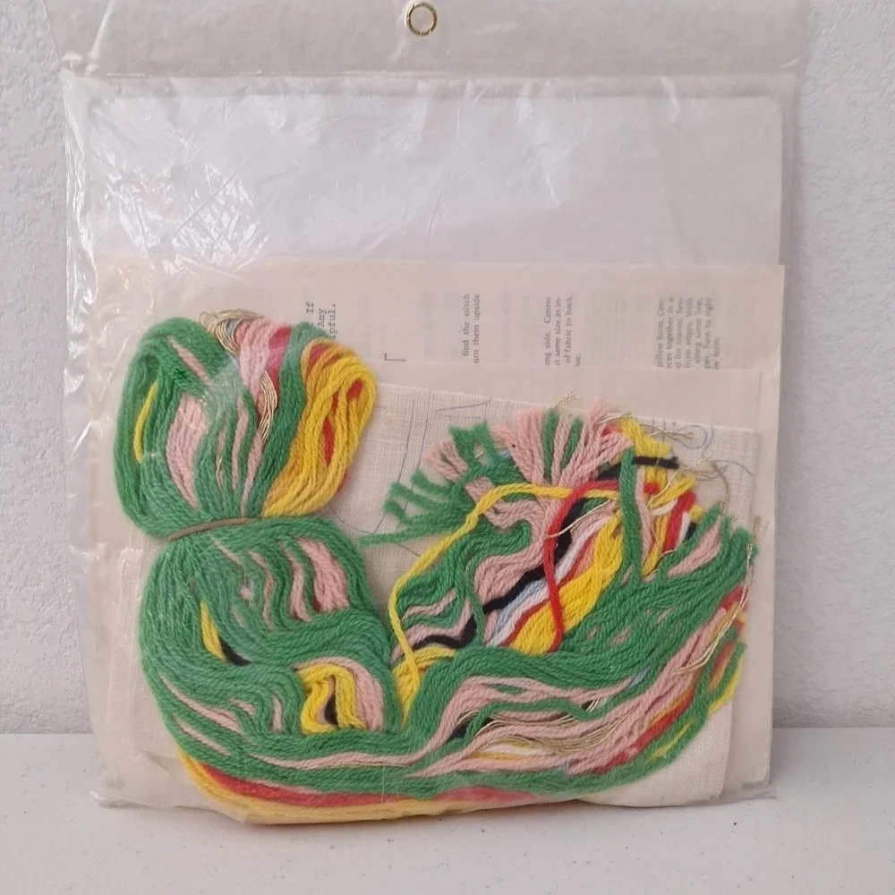 Vtg Christmas Merribee Angel of Light Embroidery Kit 16